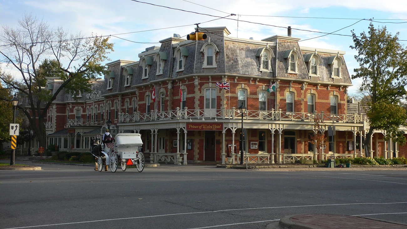 Niagara-on-the-Lake main street and wine country — private wine tour from Toronto